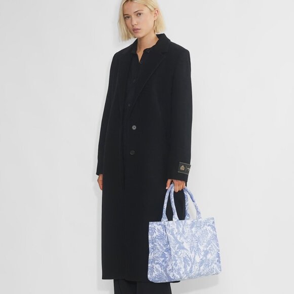 Aritzia Tote l Similar to Versace or Dior but for a fraction of the price! - Picture 2 of 11